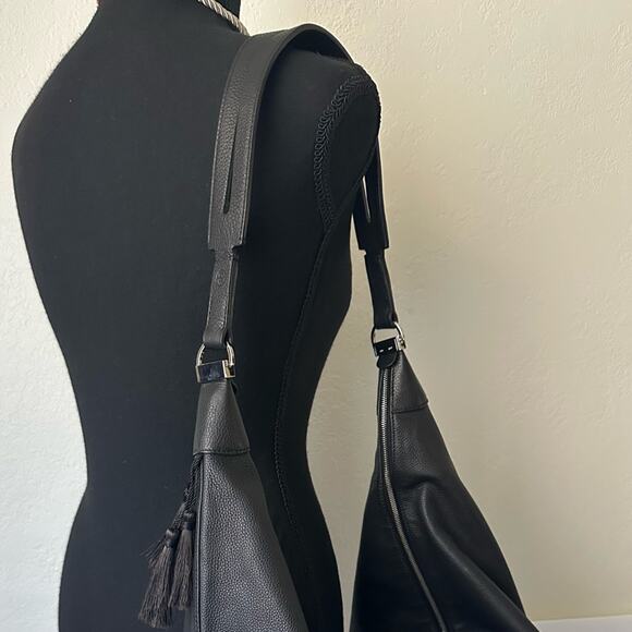 The Row Sling Pebbled-leather Shoulder Bag in Black 100% Authentic Rare - Picture 5 of 16